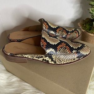 Madewell Frances Loafer Mule in embossed leather